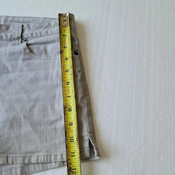 So Womens Chino Shorts Beige Stretch Low Rise Pockets Flat Front Juniors 9 - Picture 2 of 7